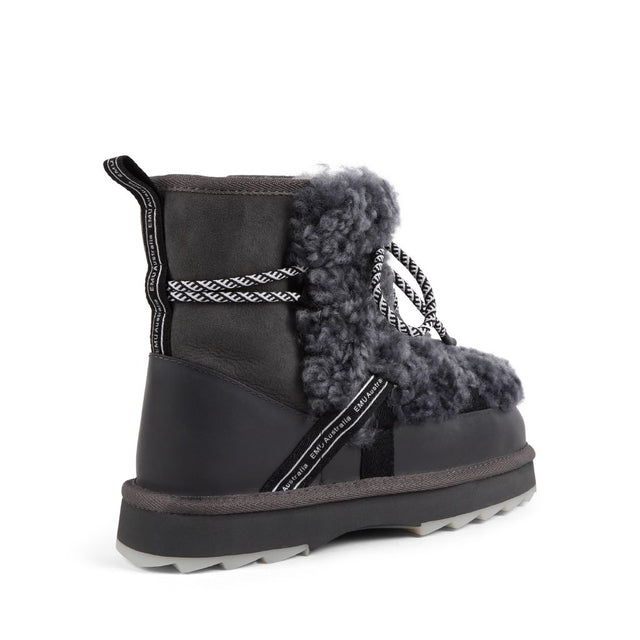 Blurred Teddy charcoal