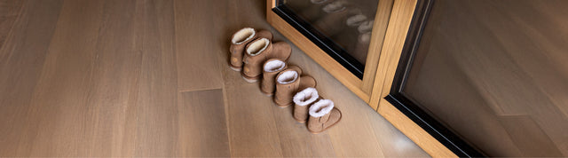 Stivaletti EMU Australia Stinger Mini per bambini e adulti, collezione famiglia in shearling marrone.