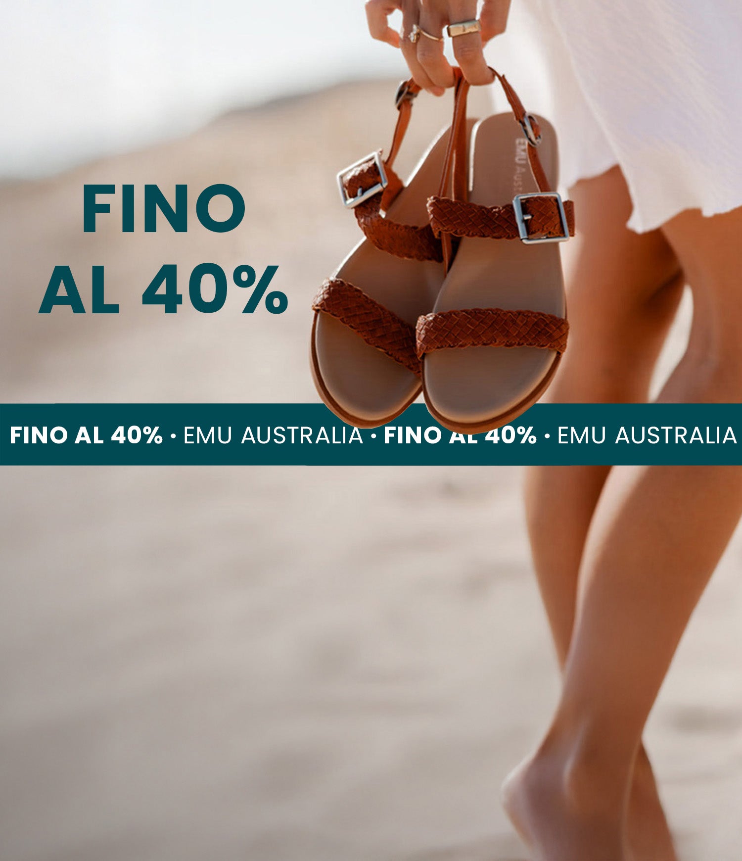 dettaglio donna che tiene in mano sandali marroni emu australia hyams tan_saldi sconti outlet -30 - 40 -50%